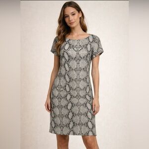 Olivaceous Snake Print Lightweight Short Sleeve Mini Dress Size Small